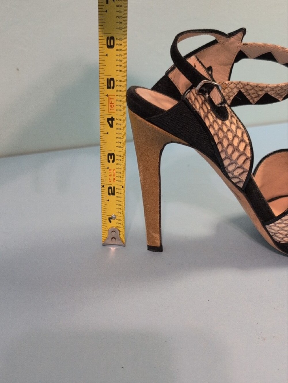 Crissie Morris, Vintage, Black/Beige Leather Geometric Cutout Heels, Sz 40 (9.5) - Picture 9 of 9